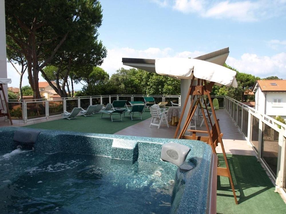 Hotel Il Caravaggio Marina di Pietrasanta Eksteriør billede