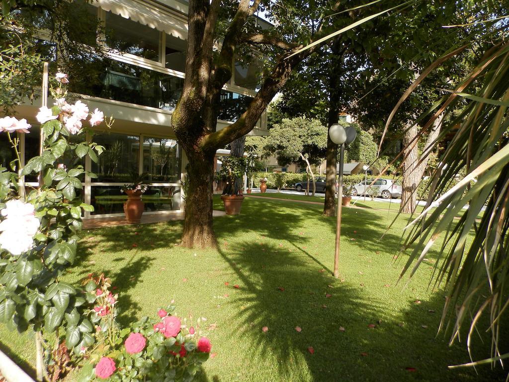 Hotel Il Caravaggio Marina di Pietrasanta Eksteriør billede