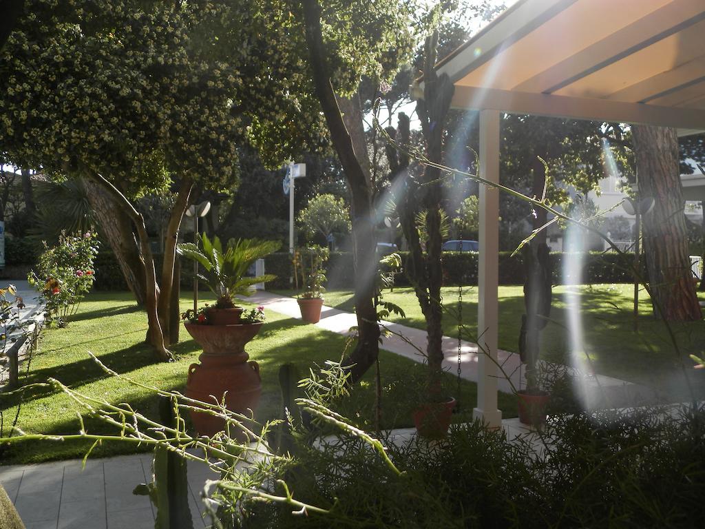 Hotel Il Caravaggio Marina di Pietrasanta Eksteriør billede
